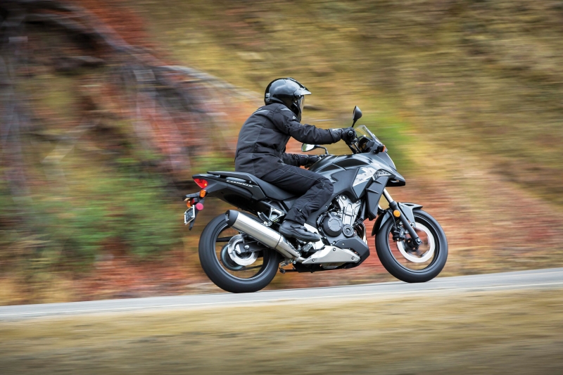 Honda CB500X trong điều kiện thuận lợi có thể di chuyển với quãng đường 514,5 km với một bình xăng đầy (Nguồn: Sưu tầm)