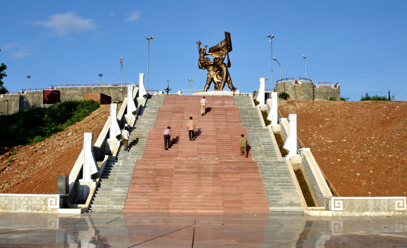 Tượng đài chiến thắng Điện Biên Phủ.